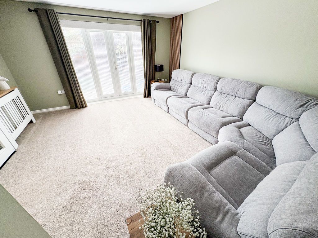 Property photo 3 of 16 Photo 13