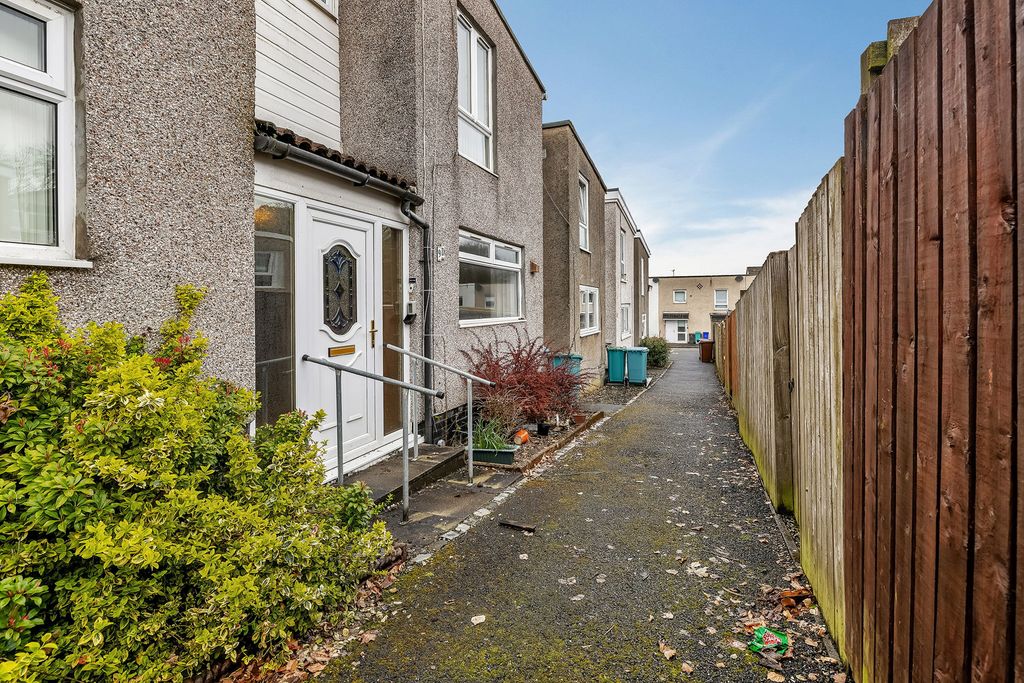 Property photo 2 of 22