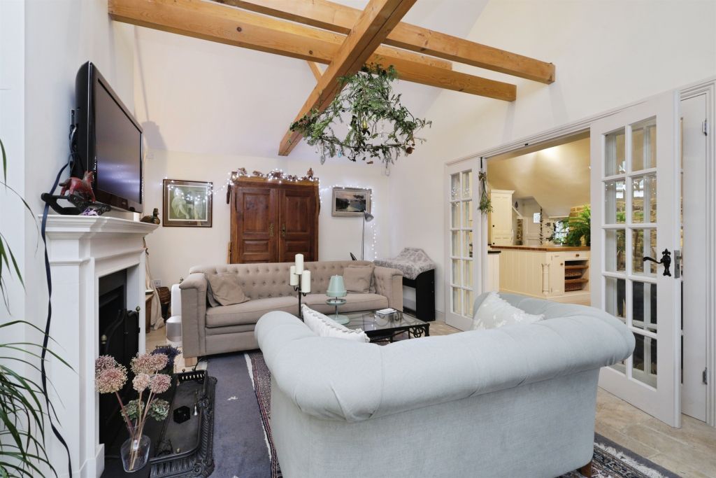 Property photo 3 of 27