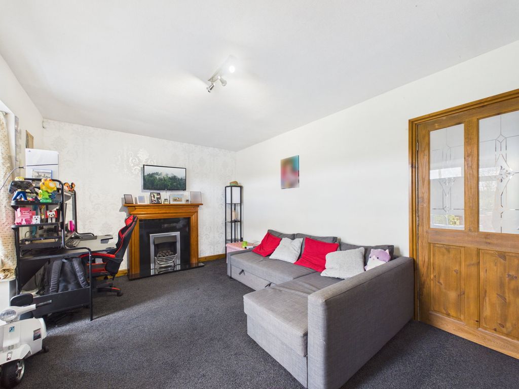 Property photo 2 of 37