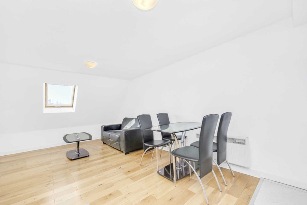 Property photo 3 of 8