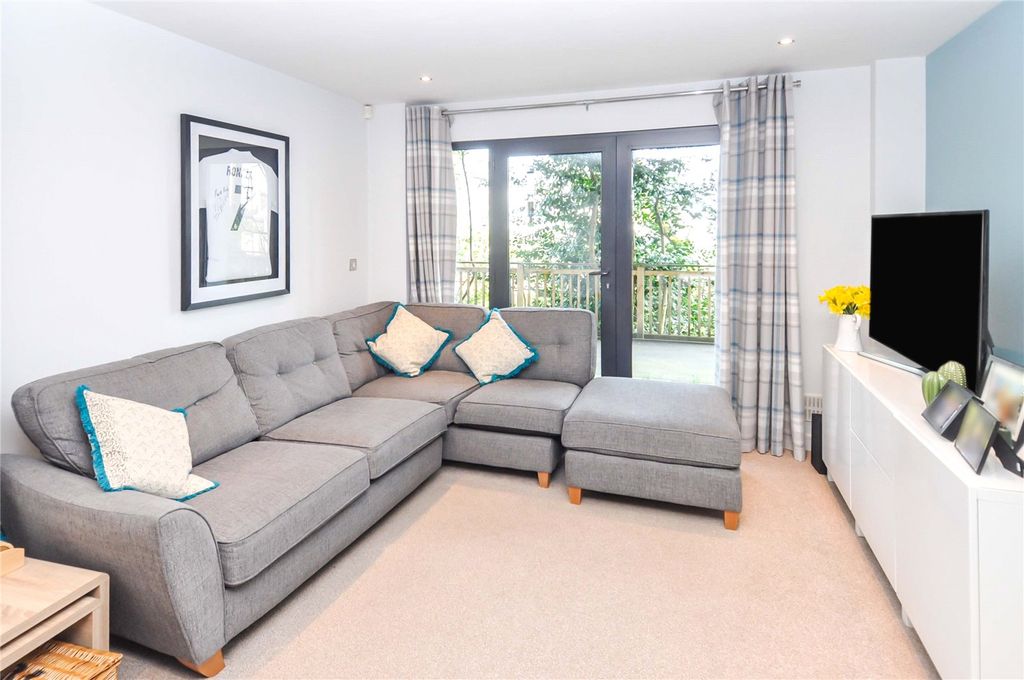 Property photo 2 of 11 Picture No. 05