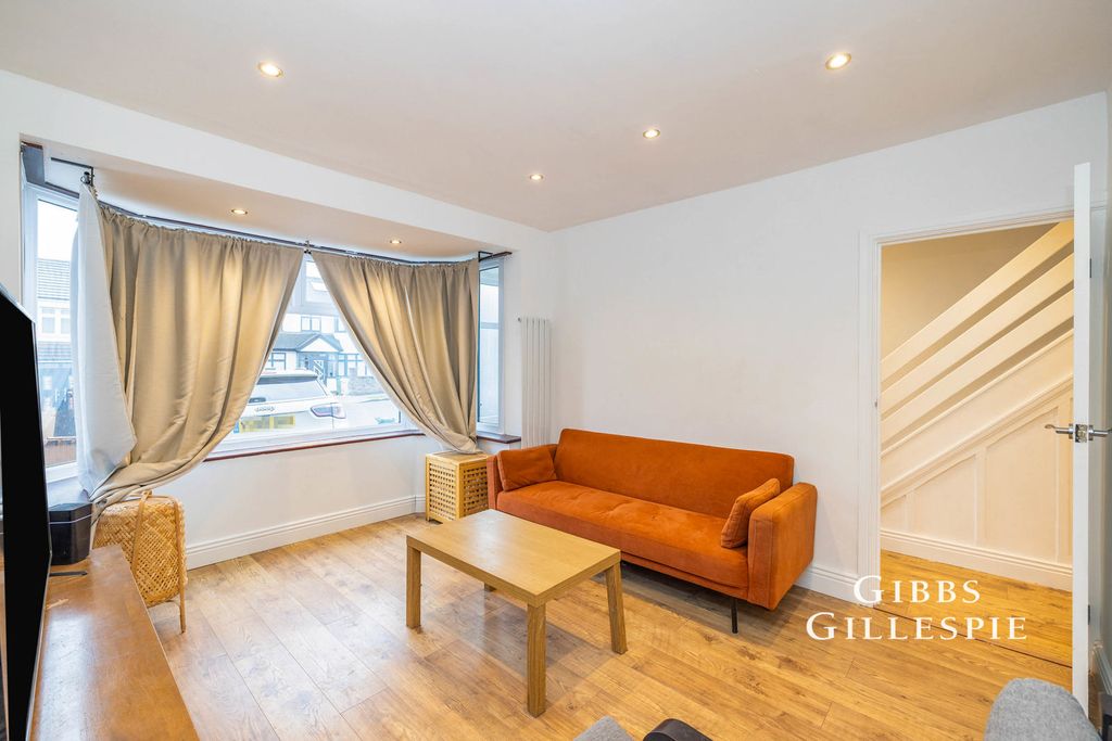 Property photo 3 of 19 Pbox-Img.Jpg