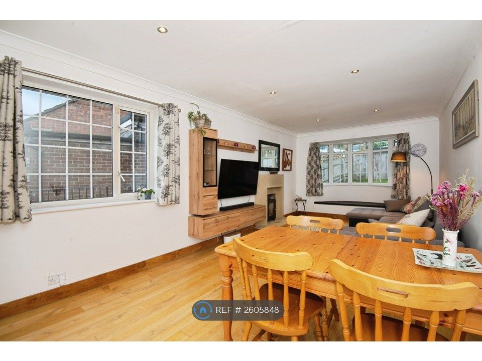 Property photo 3 of 17 Living Room / Dining Room