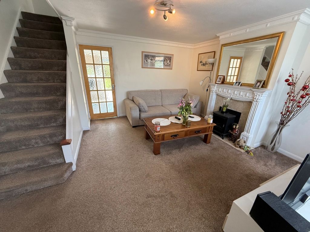 Property photo 3 of 8 4274782