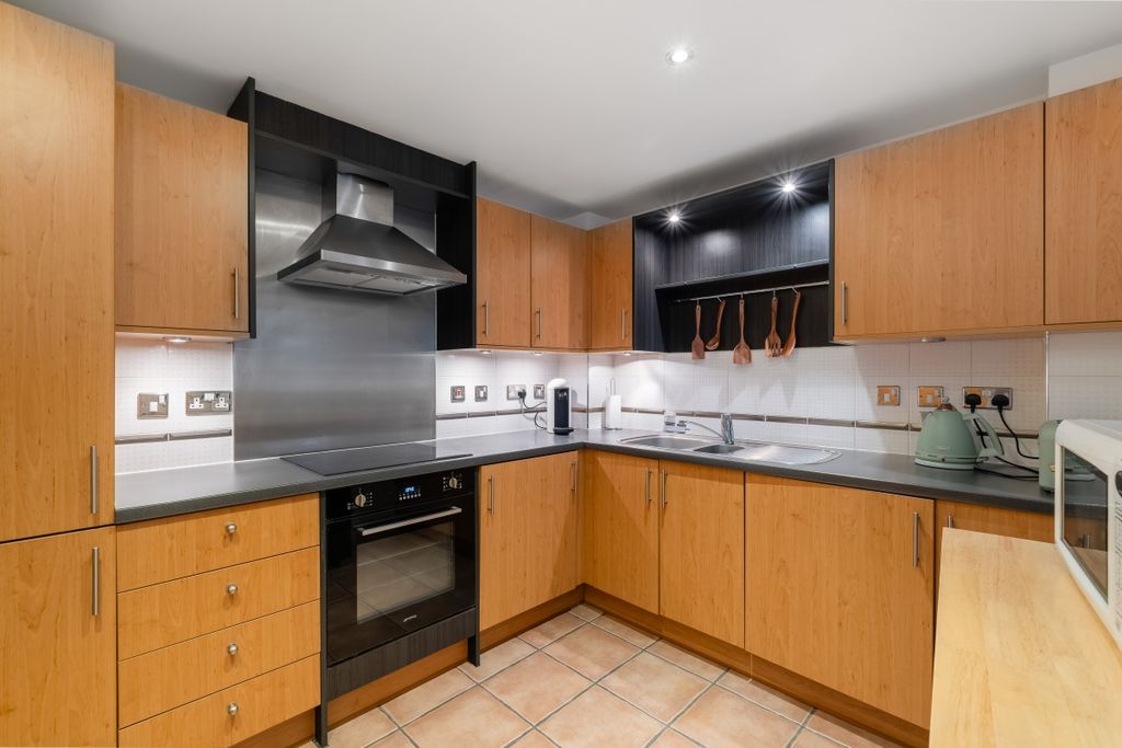 Property photo 3 of 22 Kitchen