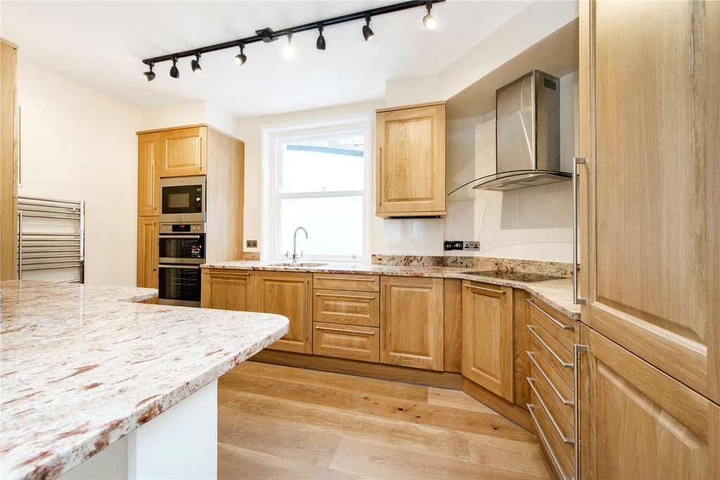 Property photo 3 of 12 Picture No. 13