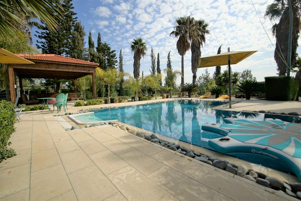 Property photo 1 of 23