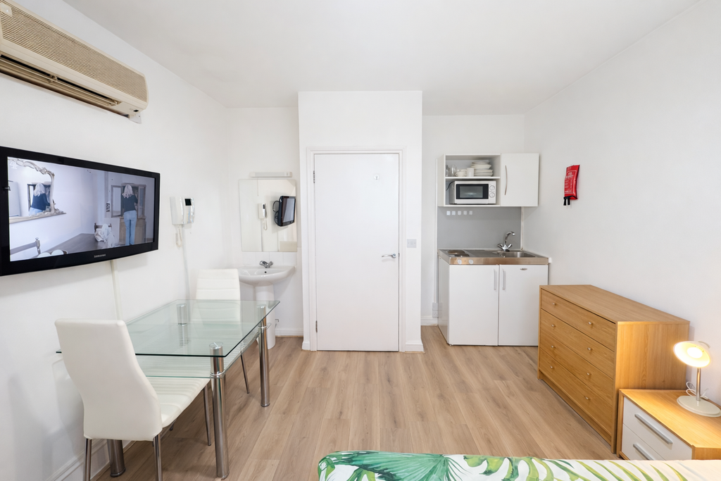 Property photo 3 of 11