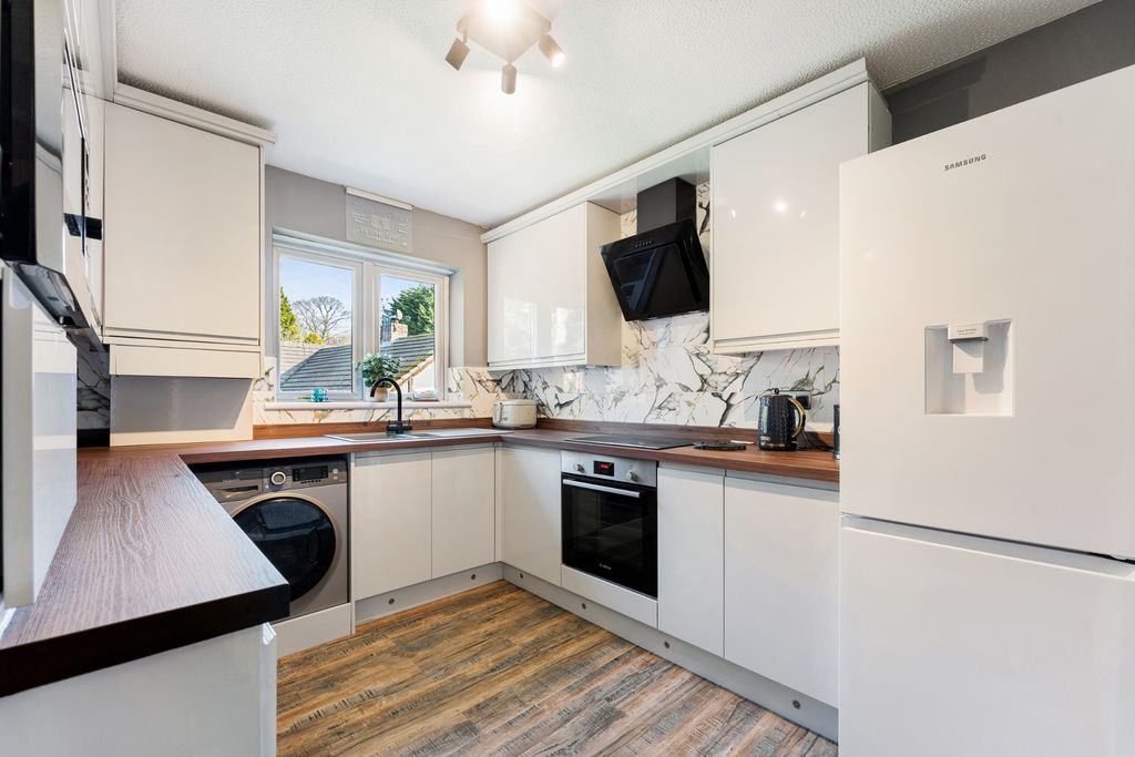 Property photo 3 of 24 Photograph 27