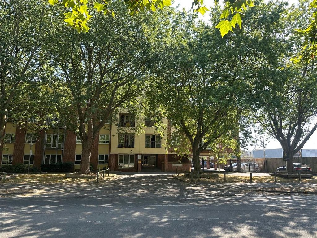 Property photo 1 of 21