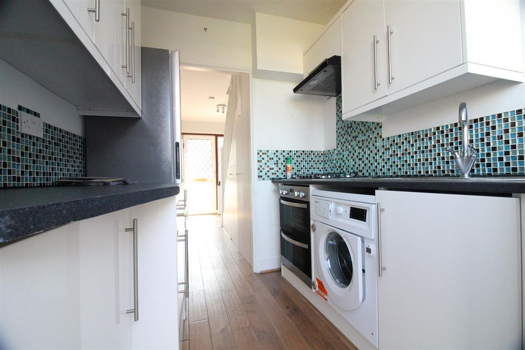 Property photo 1 of 9 Aed68Dd8-1Dda-488F-94A3-F8Bc30C5CD82.Jpeg