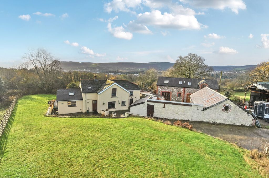 Property photo 3 of 26