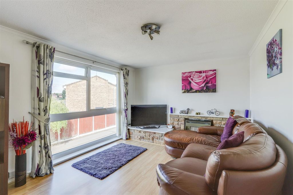 Property photo 2 of 14 300625_3.Jpg