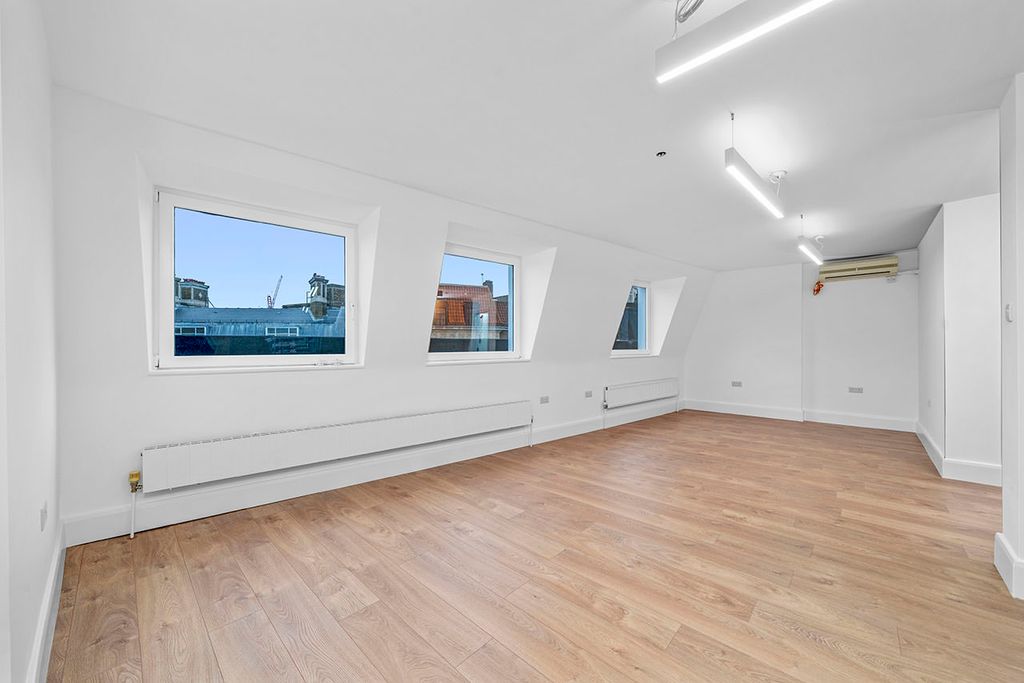 Property photo 3 of 10 Picture 3