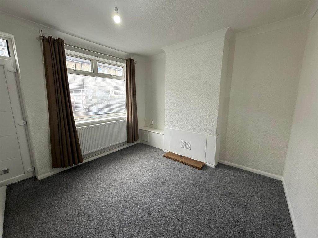 Property photo 3 of 9 Lving Room Welbeck.Jpeg