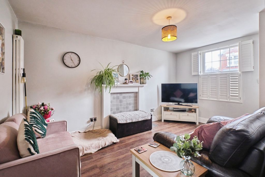 Property photo 3 of 19 Pbox-Img.Jpg