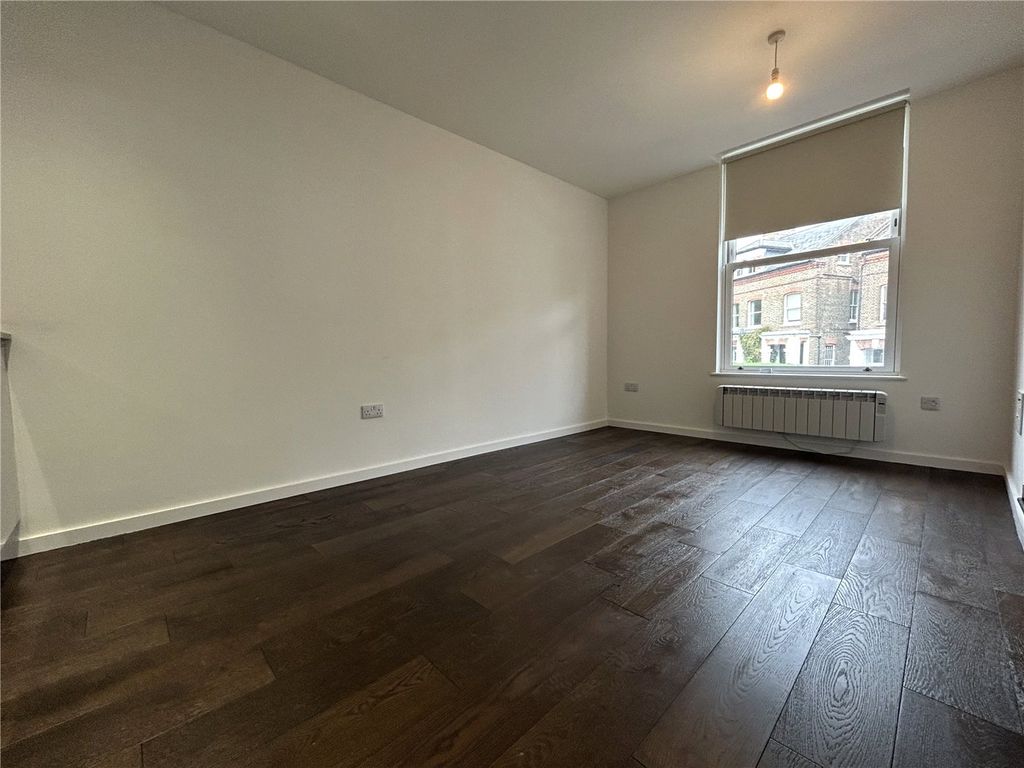 Property photo 3 of 7 Picture No. 02
