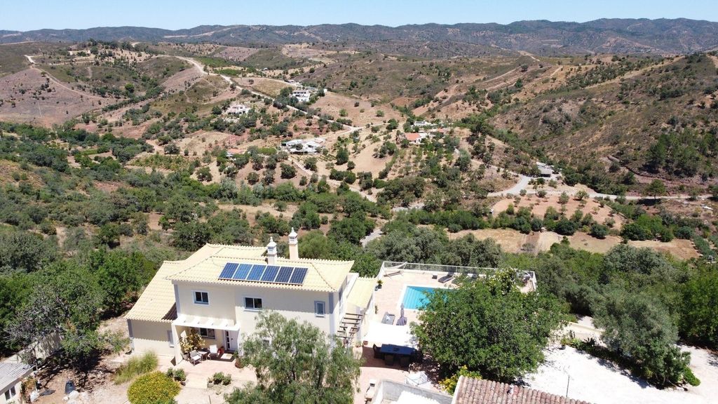 Property photo 1 of 22 Beautiful 3 + 1 -Bedroom Villa With Breathtaking Views Over The Countryside And Sea View In São Brás De Alportel