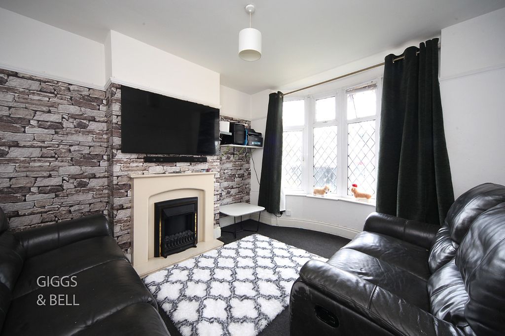Property photo 3 of 14 5542412