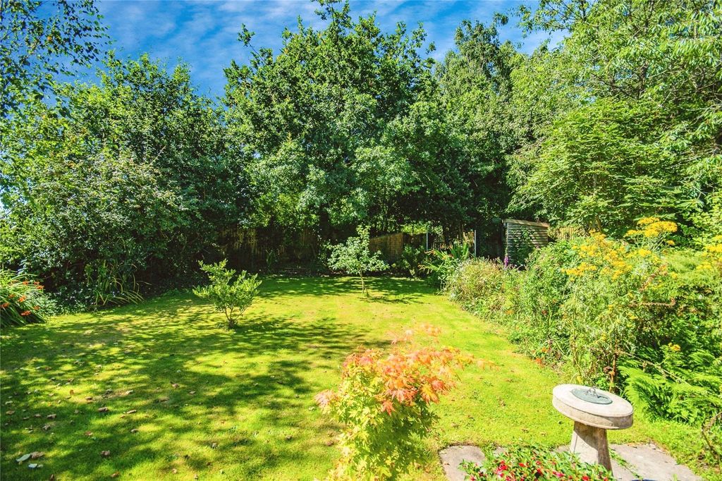 Property photo 2 of 23 Picture No. 17