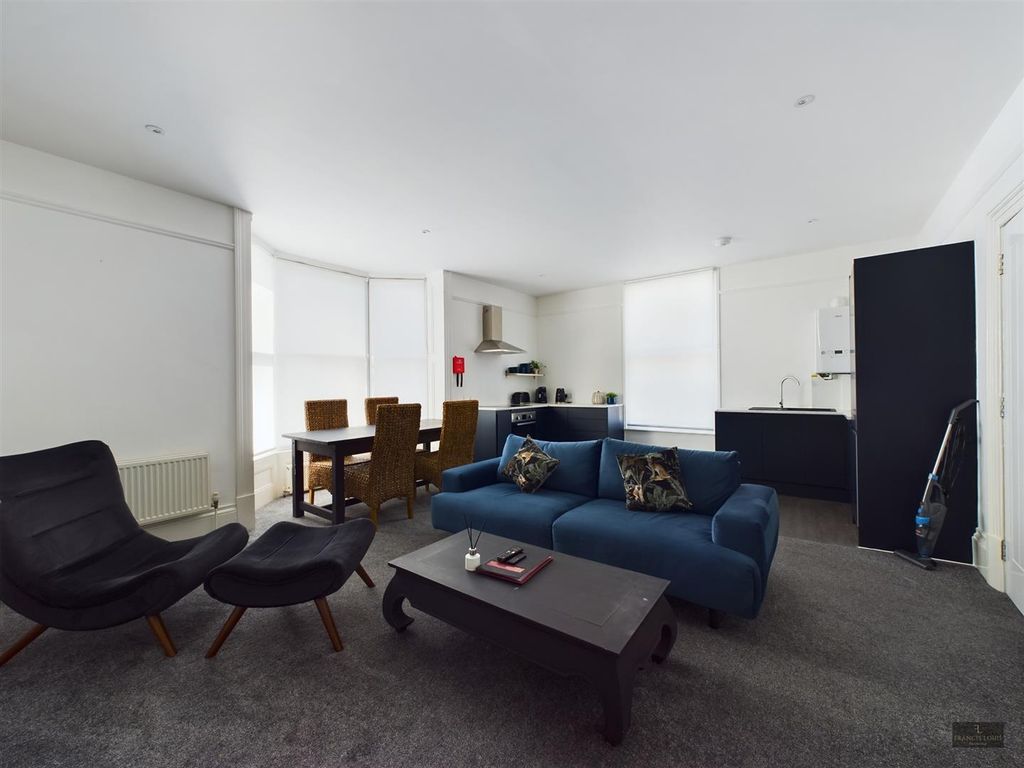 Property photo 1 of 11 Cam02887G0-Pr0137-Still004.Jpg