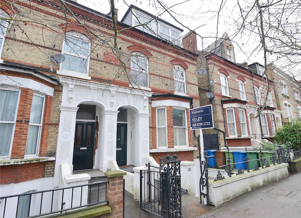 Property photo 3 of 8 External