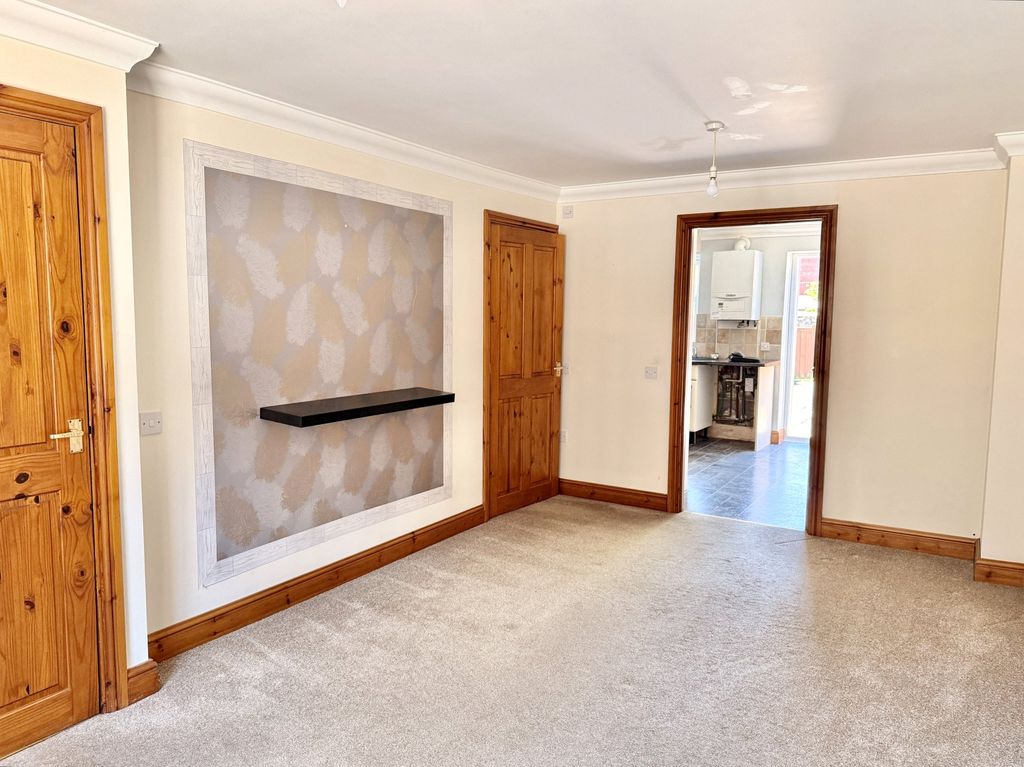Property photo 3 of 15 Living Room