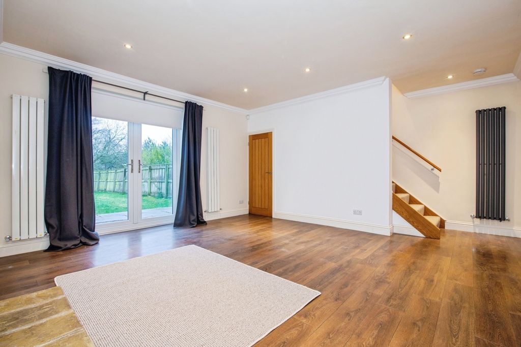 Property photo 3 of 24 Pbox-Img.Jpg