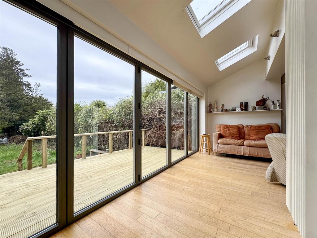 Property photo 3 of 23