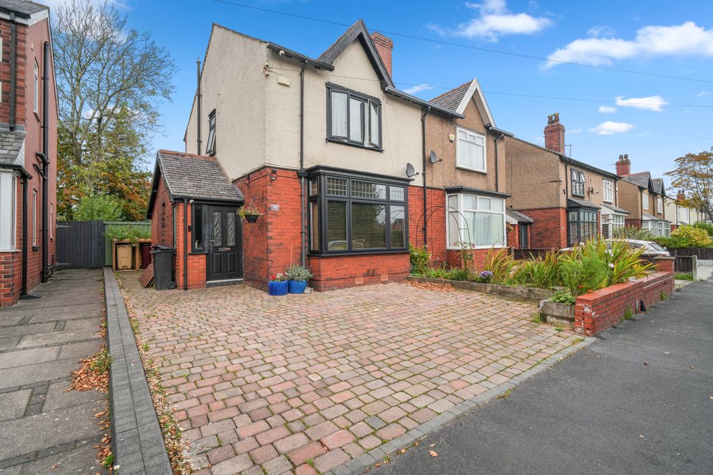 Property photo 2 of 20