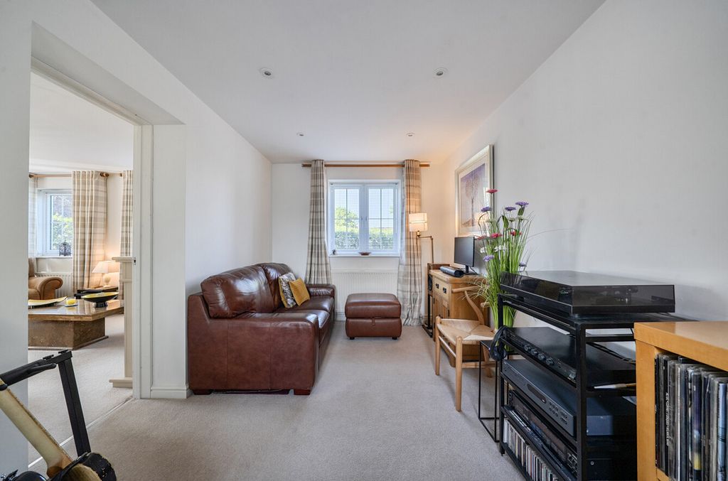Property photo 3 of 17