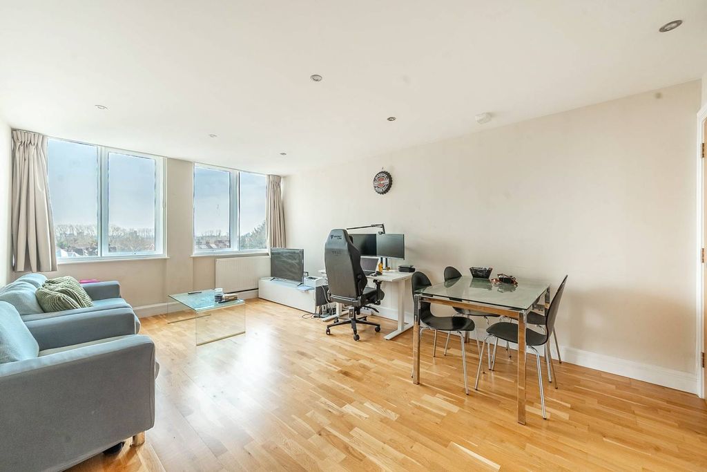 Property photo 2 of 7