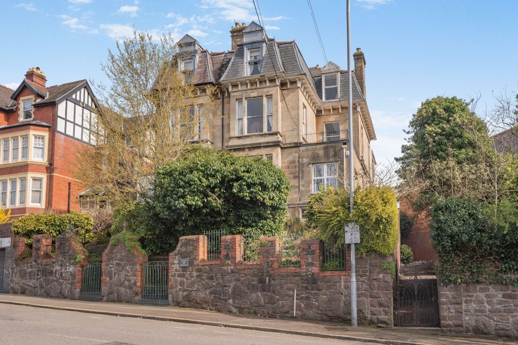 Property photo 1 of 29