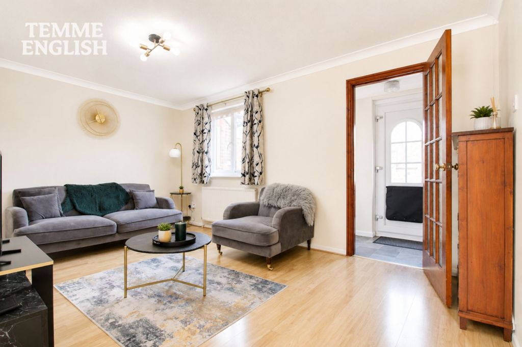 Property photo 3 of 17