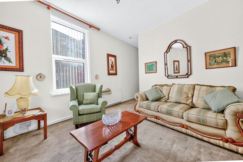 Property photo 2 of 17 Pbox-Img.Jpg