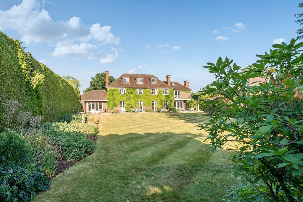 Property photo 1 of 38 1254954-27-682Af8...