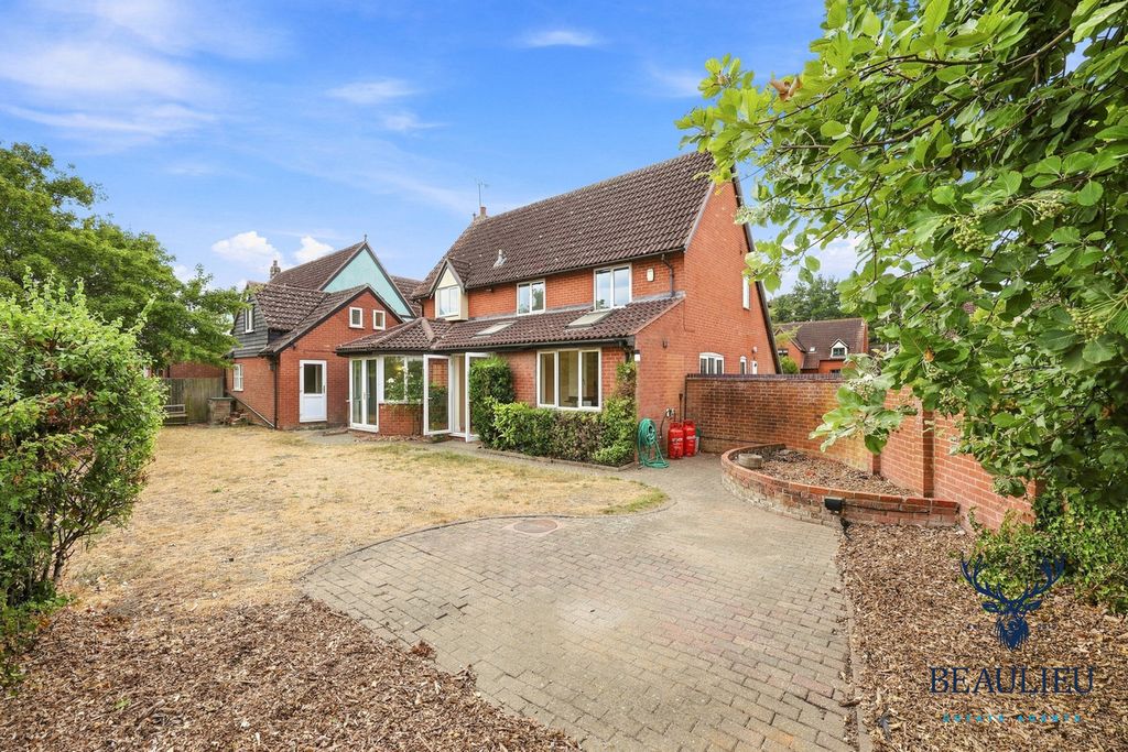 Property photo 2 of 30
