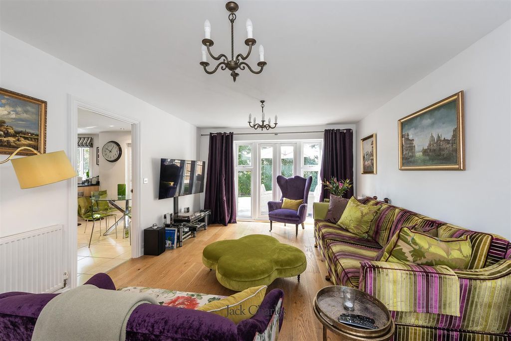 Property photo 3 of 27