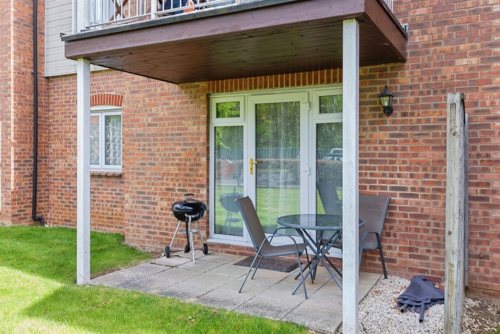 Property photo 2 of 14
