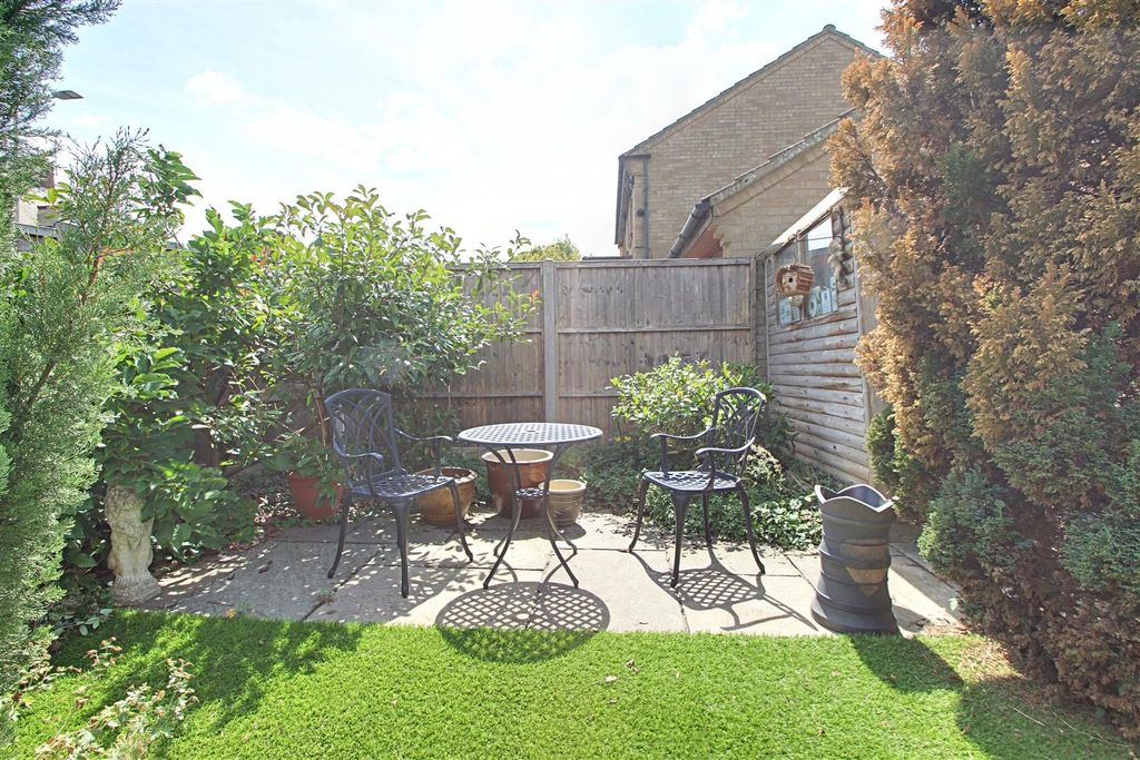 Property photo 3 of 14 Garden 1.Jpg