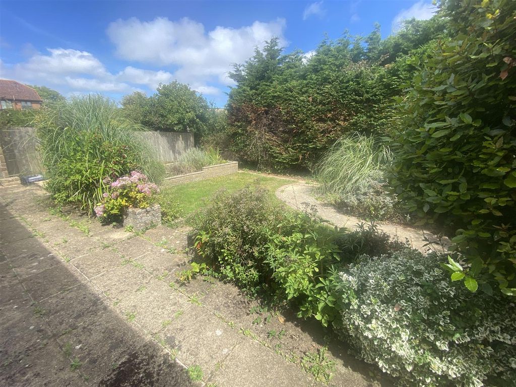 Additional image 10 of 3 bed detached bungalow to rentGalley Lane, Newport PO30