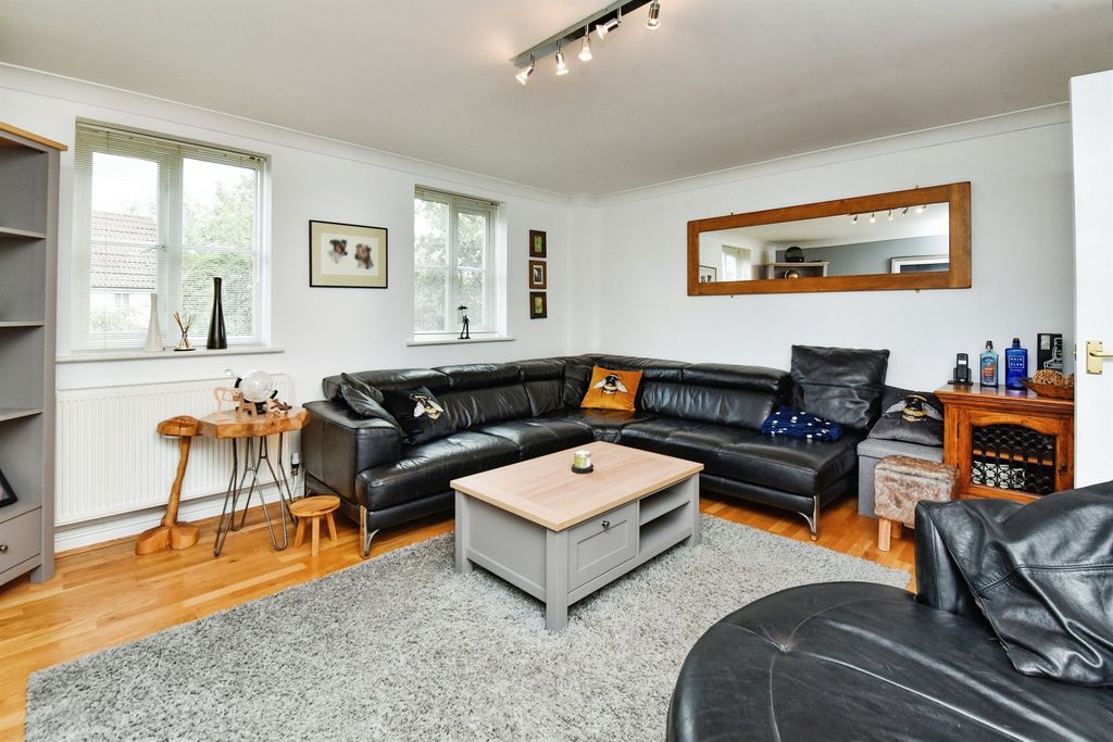 Property photo 2 of 13