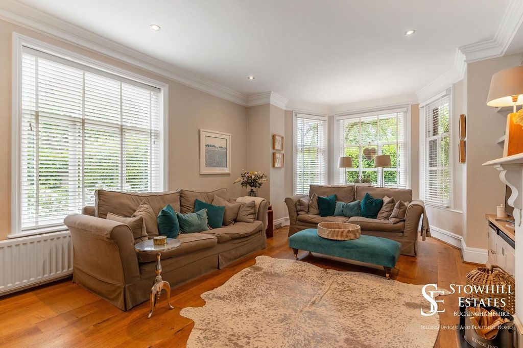 Property photo 3 of 24 Living Room