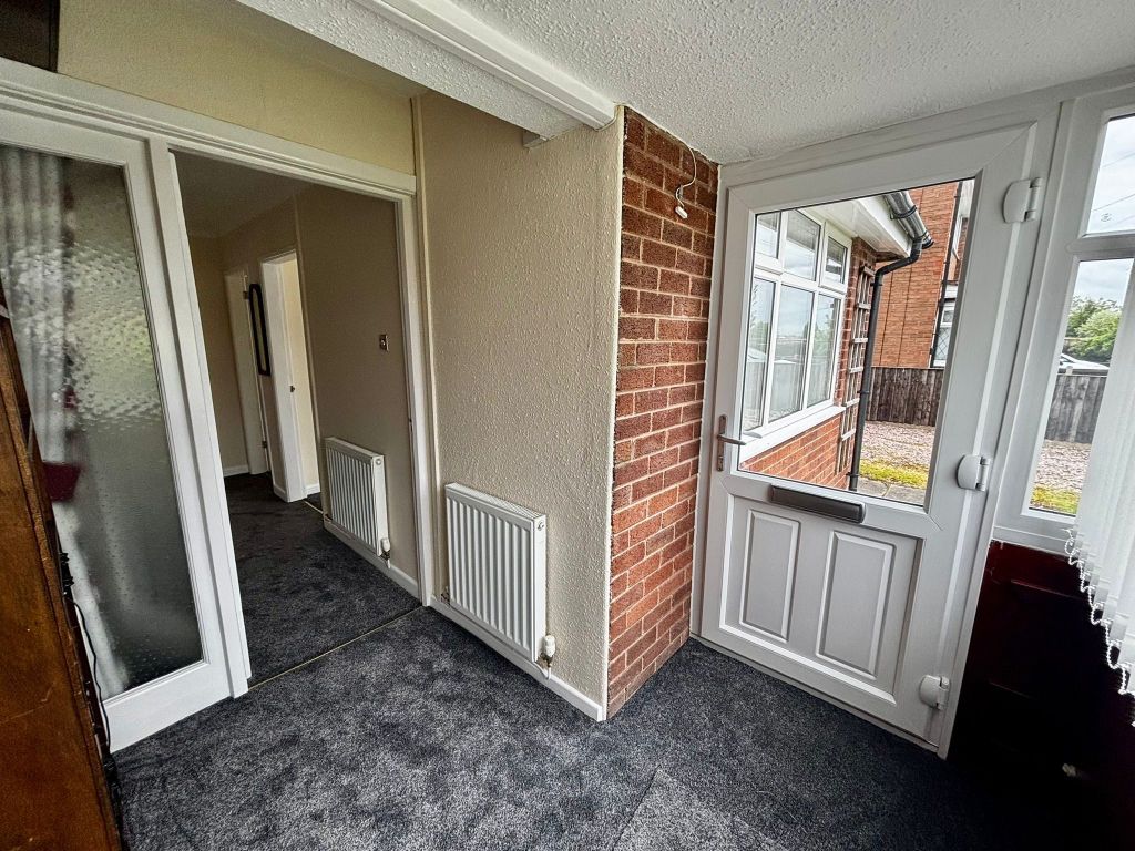 Property photo 3 of 17 Entrance Hall