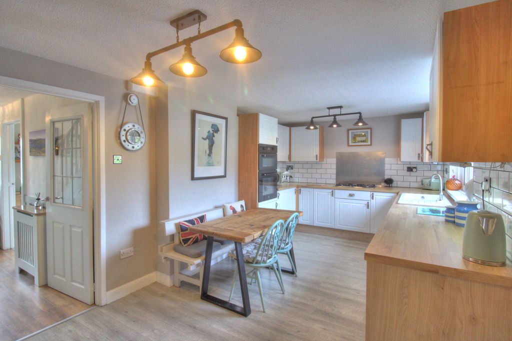 Property photo 3 of 53 Img_6426_7_8