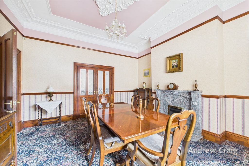 Property photo 3 of 10 Dining Room