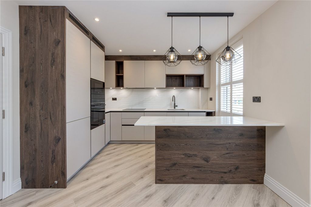 Property photo 2 of 20 Picture No. 10