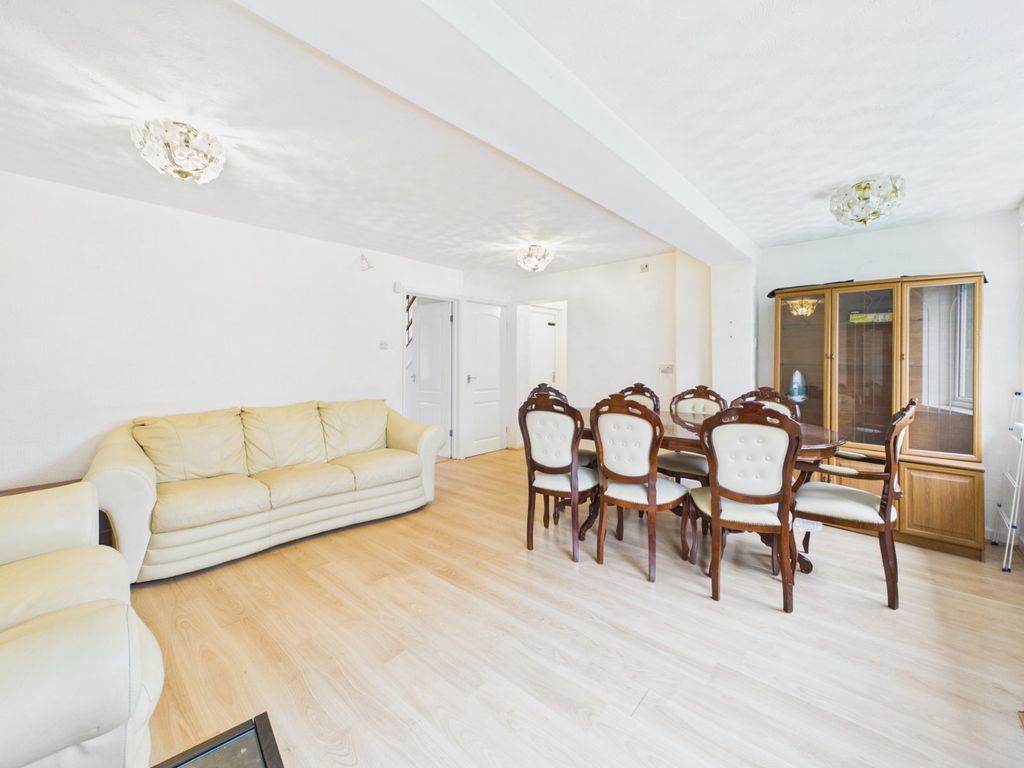 Property photo 3 of 17 Picture No. 53