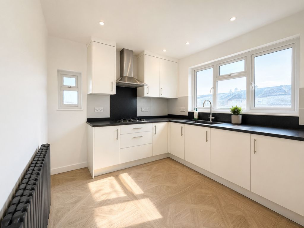 Property photo 1 of 8 5